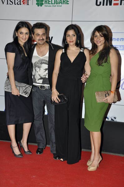 'मौसम' के प्रीमियर पर सितारे जमीं पे... | सेक्‍सी सोनम