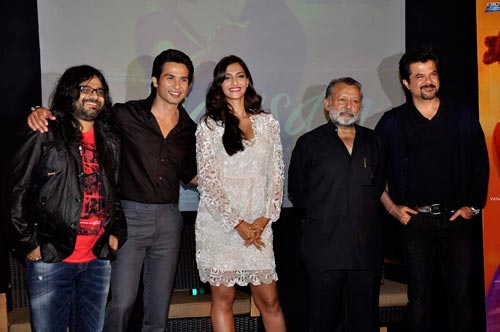 'मौसम' के म्‍यूजिक की सक्‍सेस पार्टी |  शाहिद की मस्‍ती