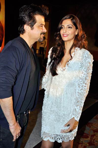 'मौसम' के म्‍यूजिक की सक्‍सेस पार्टी |  शाहिद की मस्‍ती