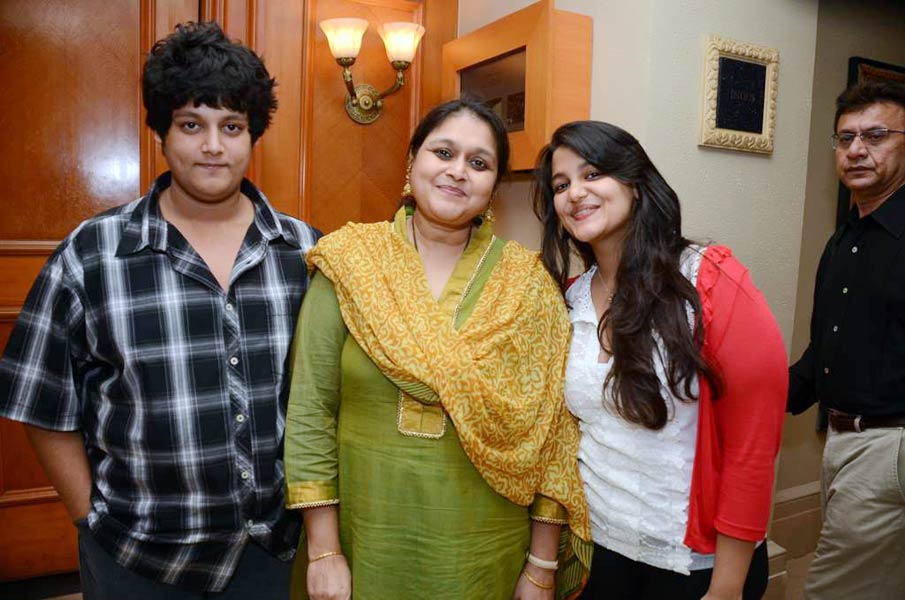 'मौसम' के म्‍यूजिक की सक्‍सेस पार्टी |  शाहिद की मस्‍ती