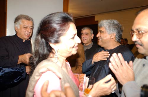 तस्वीरों की जुबानी 'अमर-कहानी'