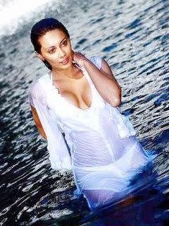 बॉलीवुड सुंदरी मिनीषा लांबा की अनदेखी तस्‍वीरें | स्विमसूट में जलपर