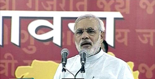 तस्‍वीरों में देखें मोदी ने कैसे तोड़ा अनशन