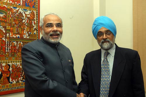 PM नरेंद्र मोदी को जन्मदिन की शुभकामनाएं