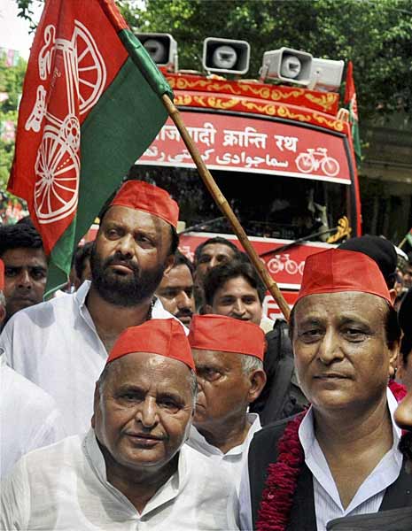 12 सितंबर 2011: तस्‍वीरों में देखें दिनभर की बड़ी खबरें | पढ़ें