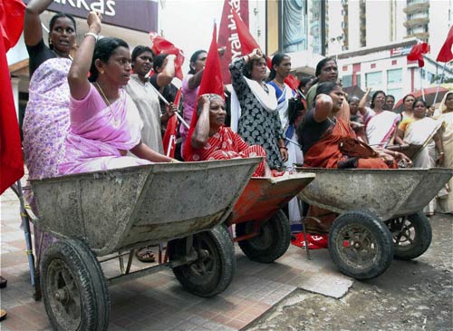 17 सितंबर 2011: तस्‍वीरों में देखें दिनभर की बड़ी खबरें | पढ़ें