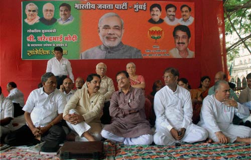 17 सितंबर 2011: तस्‍वीरों में देखें दिनभर की बड़ी खबरें | पढ़ें