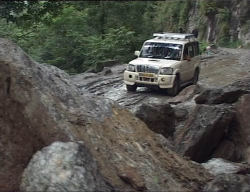 भूकंप के बाद की कुछ और तस्‍वीरें