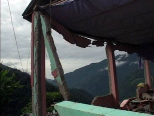 भूकंप के बाद की कुछ और तस्‍वीरें