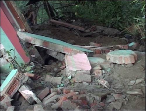 भूकंप के बाद की कुछ और तस्‍वीरें