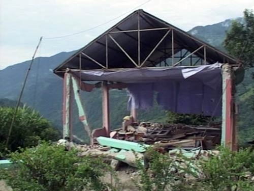 भूकंप के बाद की कुछ और तस्‍वीरें