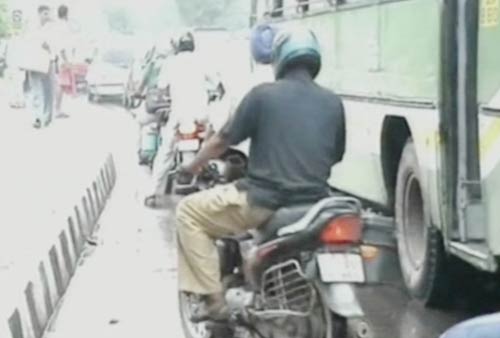 बारिश से फिर बेदम हुई देश की राजधानी