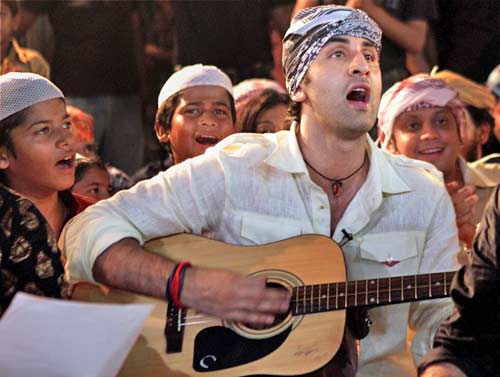 रॉकस्‍टार की टीम पहुंची हजरत निजामुद्दीन के दरगाह