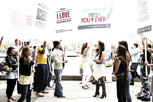 आजतक पर फिल्‍म 'रा वन' की पहली झलक...| 'रा वन' का म्‍यूजिक लॉन्‍च