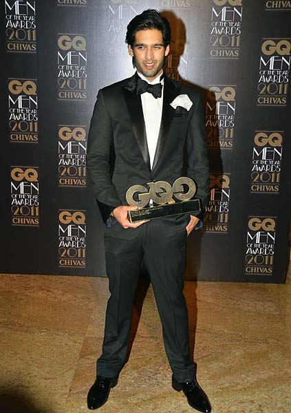 जीक्यू अवार्ड में बॉलीवुड, फैशन व खेल का तड़का | हॉट सोफिया