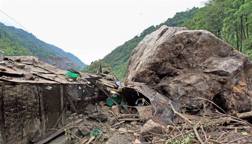 सिक्किम के भूकंप की कुछ नई तस्‍वीरें