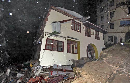 सिक्किम के भूकंप की कुछ नई तस्‍वीरें