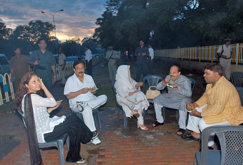 तस्वीरों की जुबानी 'अमर-कहानी'