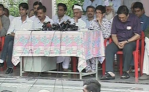 10 सितंबर 2011: तस्‍वीरों में देखें दिनभर की बड़ी खबरें |   पढ़ें