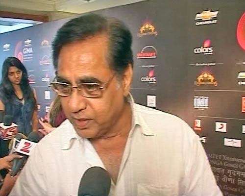 गणेशोत्‍सव के रंग में रंगे बॉलीवुड सितारे | गणेश-पूजा की धूम