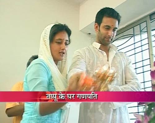 गणेशोत्‍सव के रंग में रंगे बॉलीवुड सितारे | गणेश-पूजा की धूम