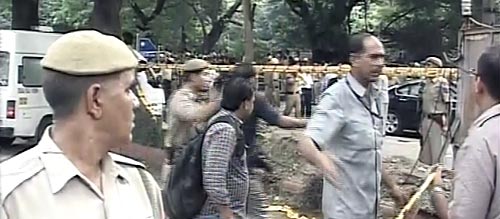 देखें दिल्‍ली में कैसे हुआ बम ब्‍लास्‍ट | क्‍या है सुरक्षा का हाल