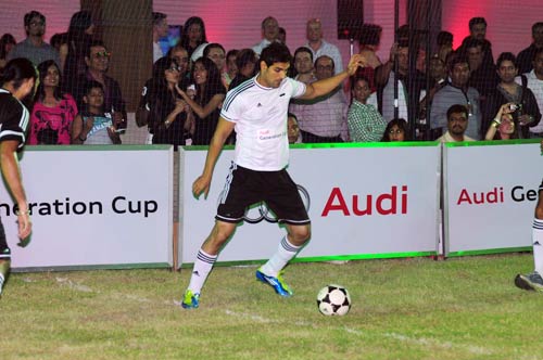 जब फुटबॉलर बने 'देशी ब्वॉय' जॉन | बिना मेकअप अभिनेत्रियां