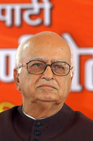 तस्‍वीरों में देखें आडवाणी का जीवन | आडवाणी की रथयात्रा