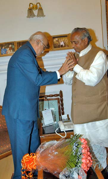 तस्‍वीरों में देखें आडवाणी का जीवन | आडवाणी की रथयात्रा