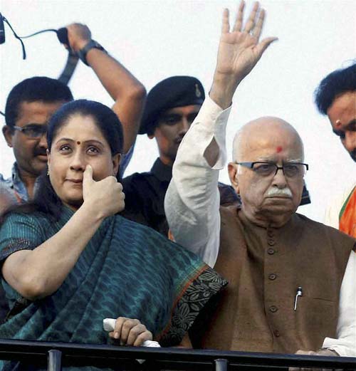 जनचेतना यात्रा: आडवाणी के बयान और तस्‍वीरें | आडवाणी की रथयात्रा