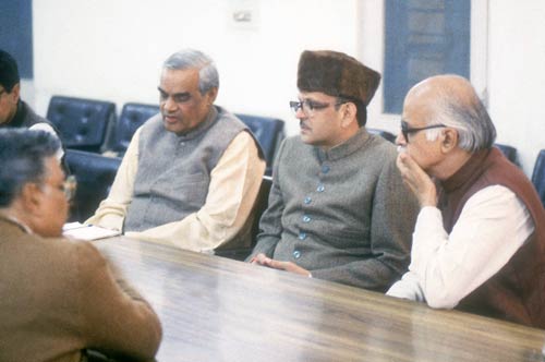 तस्‍वीरों में देखें आडवाणी का जीवन | आडवाणी की रथयात्रा