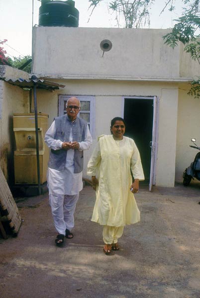 तस्‍वीरों में देखें आडवाणी का जीवन | आडवाणी की रथयात्रा