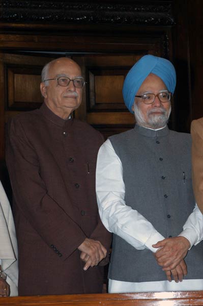 तस्‍वीरों में देखें आडवाणी का जीवन | आडवाणी की रथयात्रा