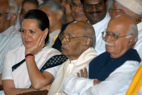 तस्‍वीरों में देखें आडवाणी का जीवन | आडवाणी की रथयात्रा