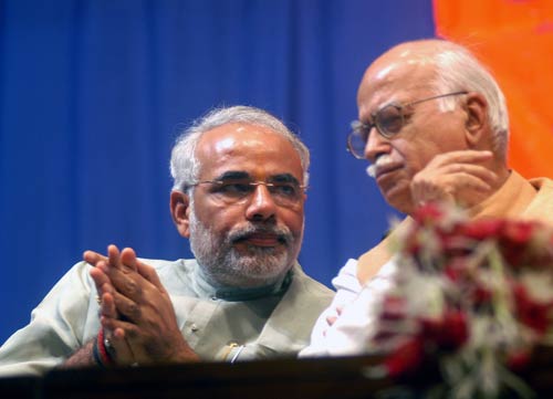 तस्‍वीरों में देखें आडवाणी का जीवन | आडवाणी की रथयात्रा