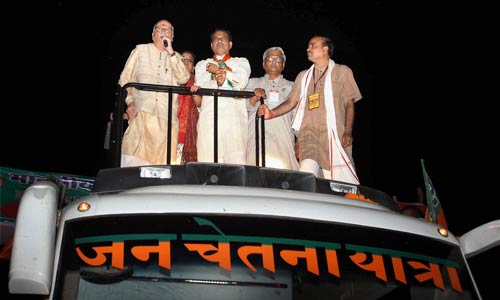 13 अक्टूबर 2011: तस्वीरों में देखें दिनभर की बड़ी खबरें | पढ़ें