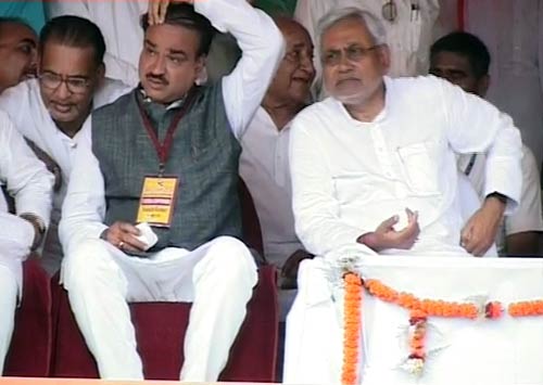 लालकृष्‍ण आडवाणी की जन चेतना यात्रा | वीडियो देखें