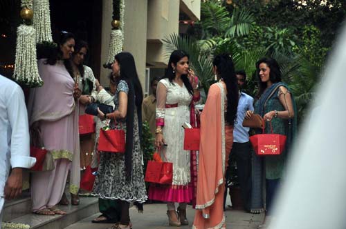 ऐश्वर्या की गोदभराई पर बॉलीवुड का 'जलसा' | मातृत्‍व सुख