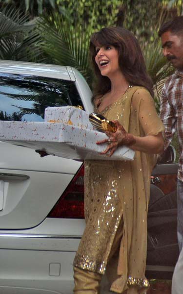 ऐश्वर्या की गोदभराई पर बॉलीवुड का 'जलसा' | मातृत्‍व सुख