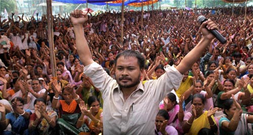 13 अक्टूबर 2011: तस्वीरों में देखें दिनभर की बड़ी खबरें | पढ़ें