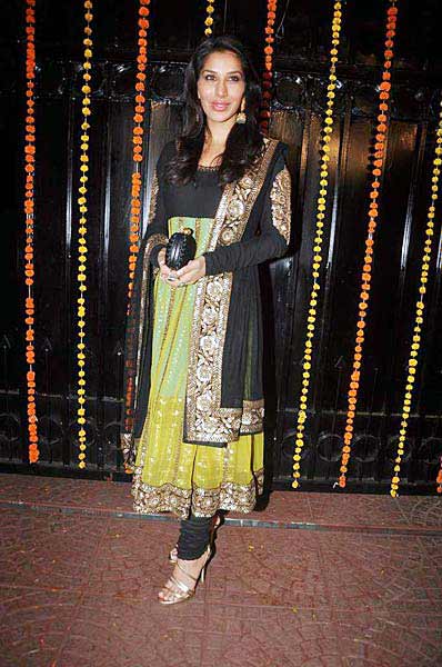 एकता कपूर की दिवाली पार्टी में सितारे | ग्लैमर का तड़का