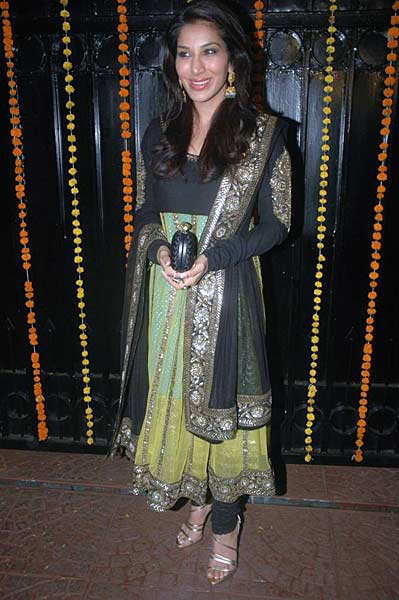 एकता कपूर की दिवाली पार्टी में सितारे | ग्लैमर का तड़का