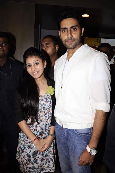 अनिता डोंगरे के कैफे उद्घाटन पर सितारे | ये है जलवा