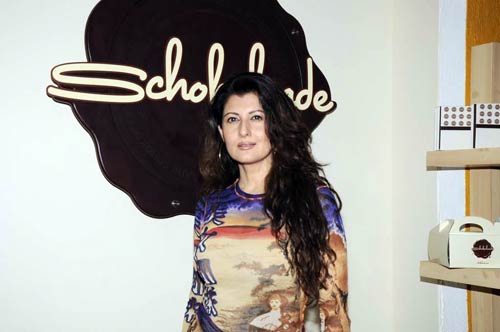 अनिता डोंगरे के कैफे उद्घाटन पर सितारे | ये है जलवा