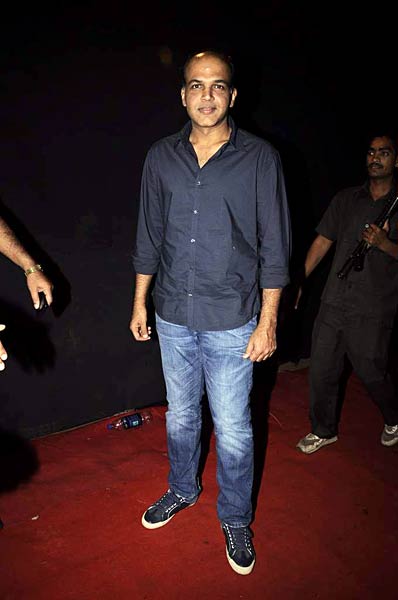 जब पुलिस पार्टी में जुटे सितारे... | हसीनों के जलवे