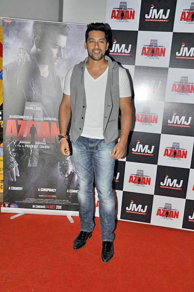 'अजान' की पार्टी में शाहरुख का जलवा  | किंग खान की पार्टी