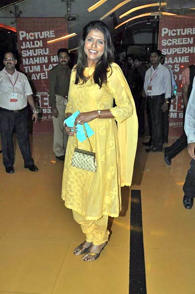 'अजान' की पार्टी में शाहरुख का जलवा  | किंग खान की पार्टी