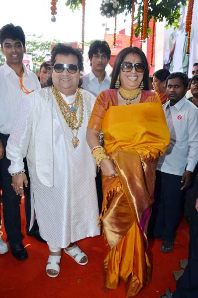 सिनेमा जगत के दिग्‍गजों की दुर्गापूजा...। विशेष कवरेज