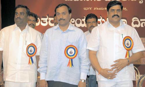 26 अक्‍टूबर 2011: तस्‍वीरों में देखें इंडिया टुडे | पढ़ें: इंडिया टुडे