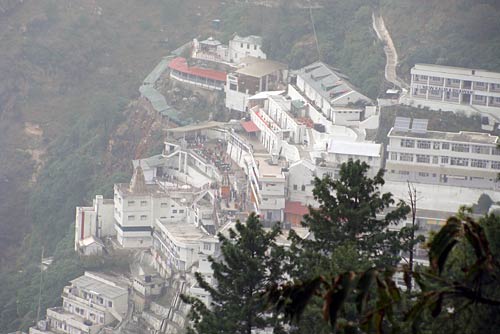 चलो बुलावा आया है, माता ने बुलाया है... | विशेष कवरेज